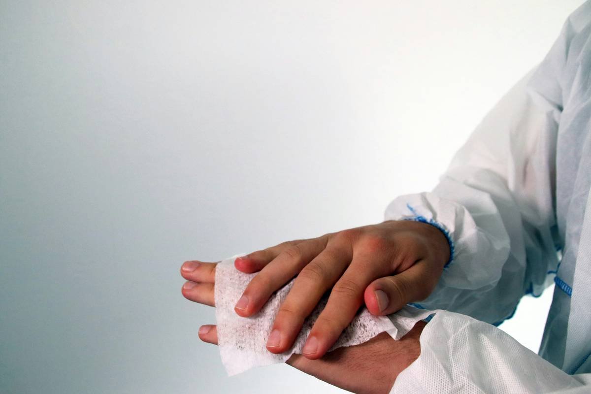 Why Your Nail Routine Is Failing (And How a Nail Cleansing Wipe Fixes Everything)